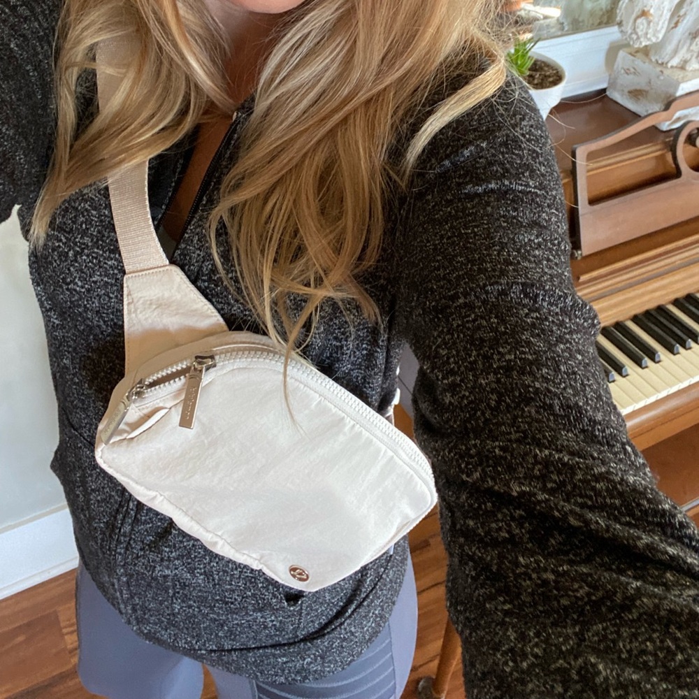 Lululemon Everywhere Belt Bag 1L, White Opal